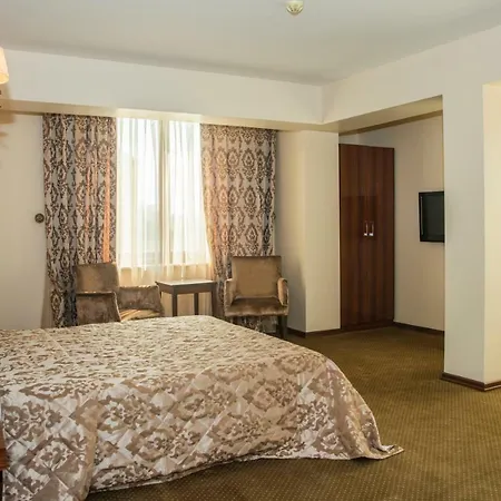 Neccar Hotel *